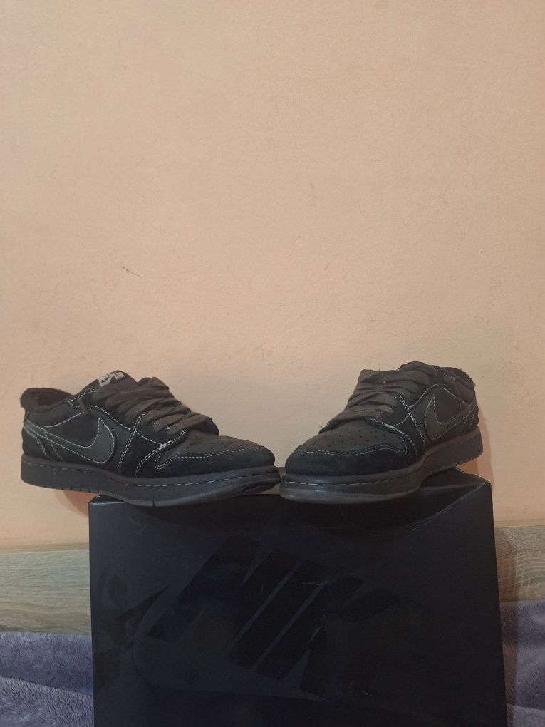 Jordan 1 travis scott phantom