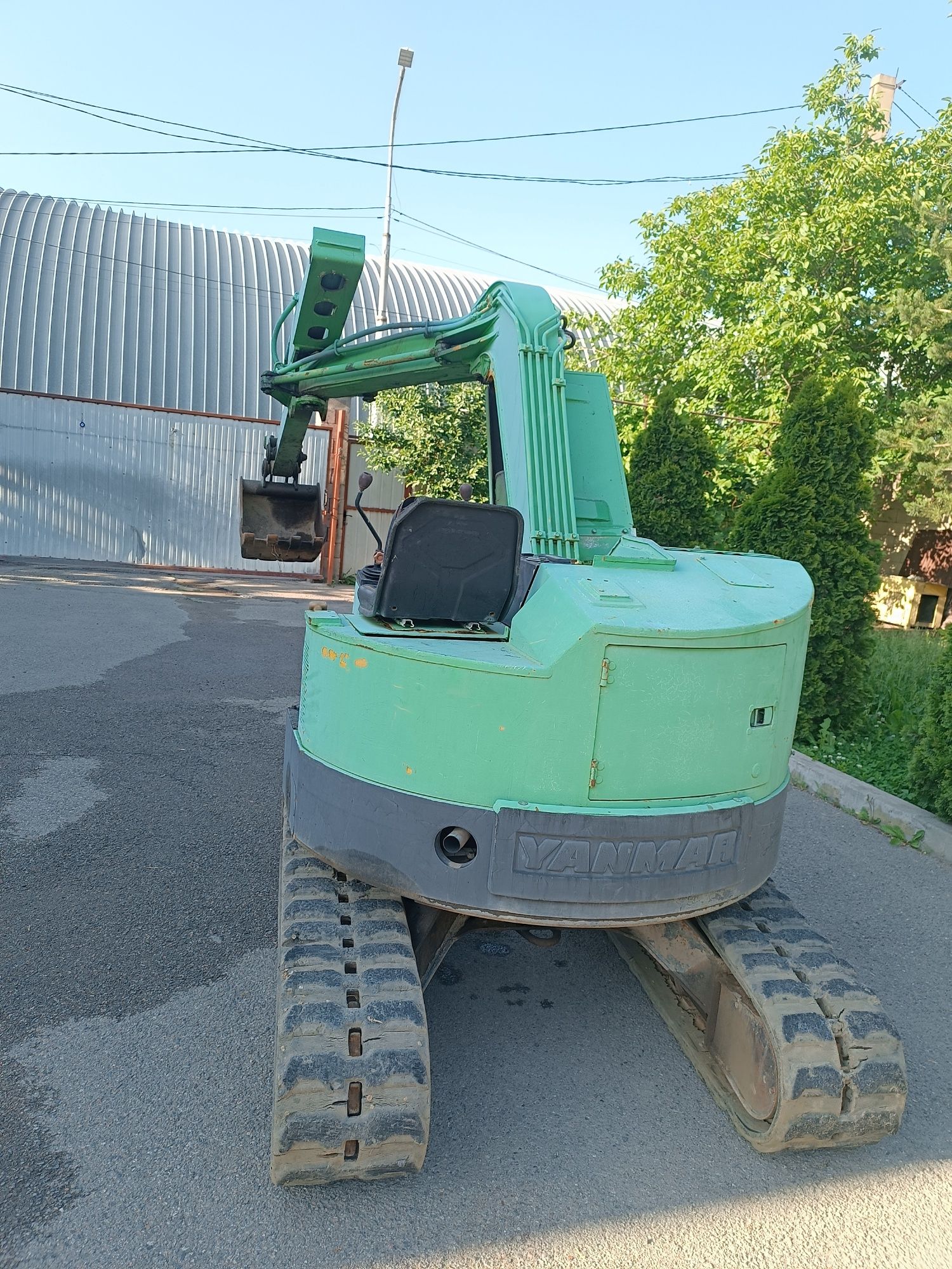 Миниэкскаватор YANMAR