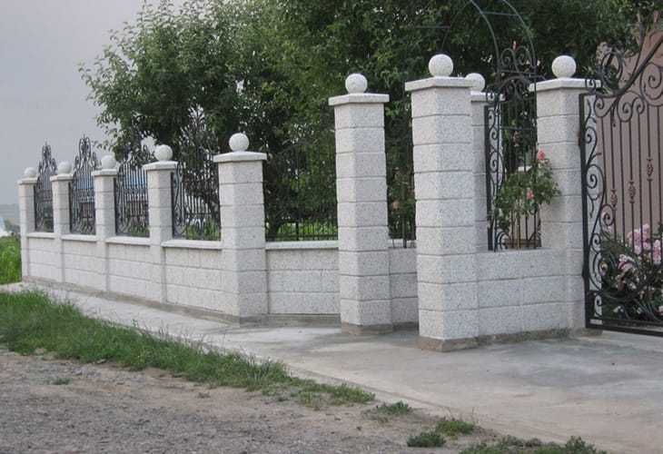 Vand garduri si porti