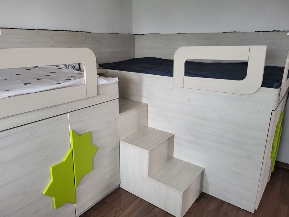 Mobilier dormitor cu doua paturi de o persoană
