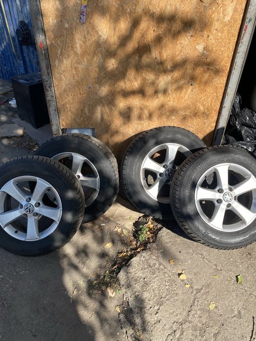 Jante aliaj 215 65 16  cu anvelope de iarna