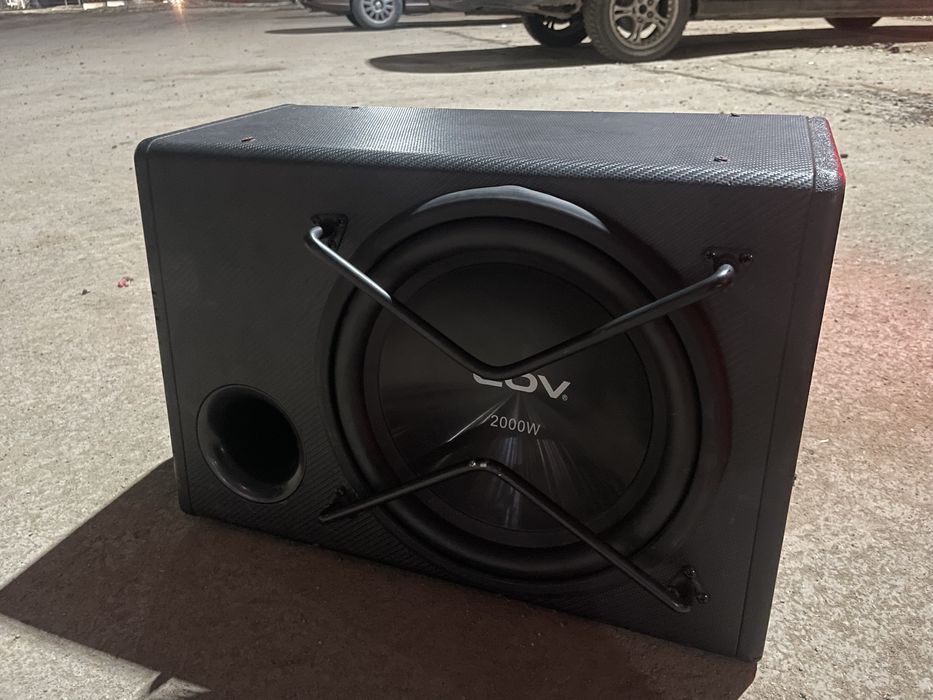 Продам сабвуфер качает достойно