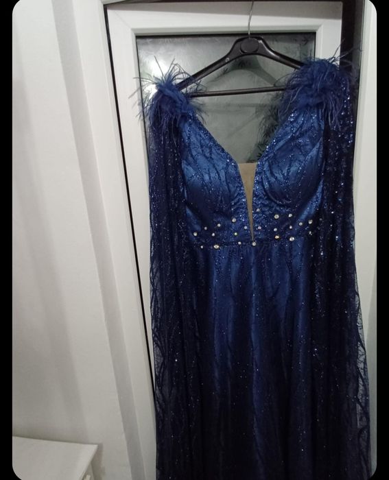 Rochie de ocazie aproape nouă îmbrăcată  5 h la un eveniment