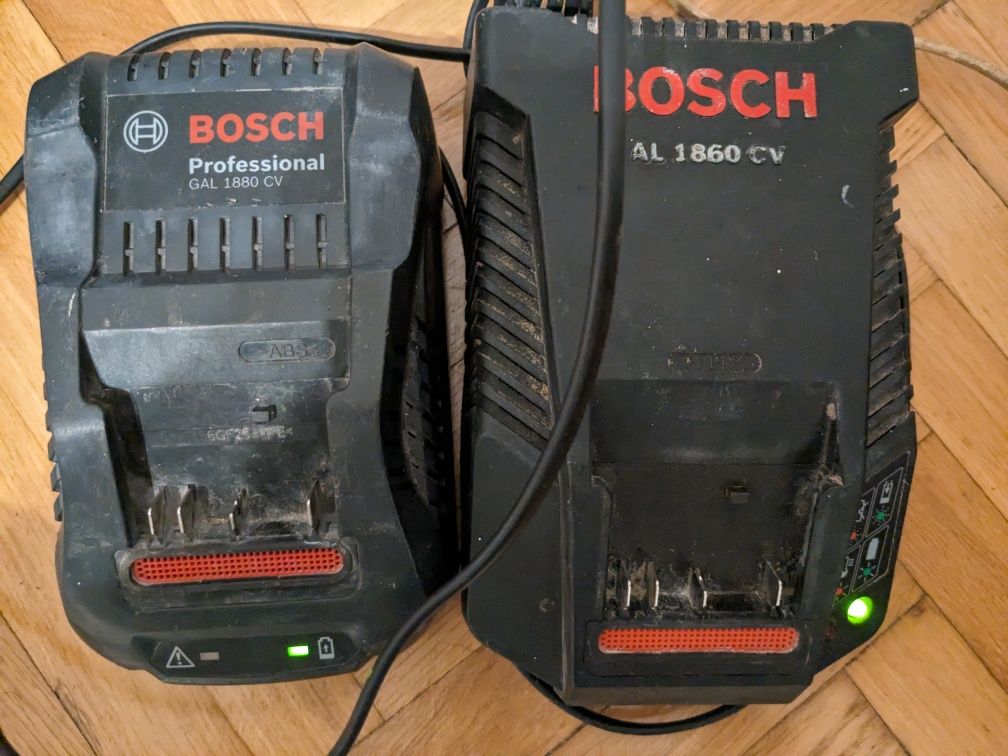 Acumulator Bosch + încărcător
