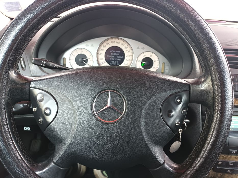 Мерцедес Е220 w211  перфектен