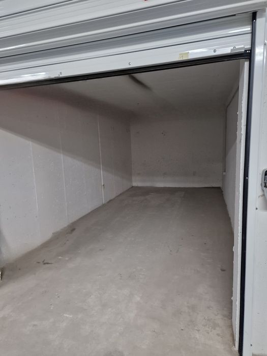 Отдавам подземен гараж до Акваленд под наем