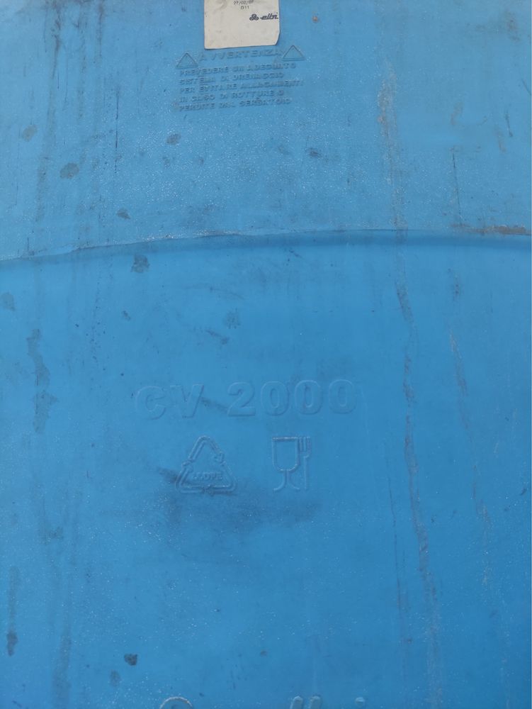 Продам емкость 2000л