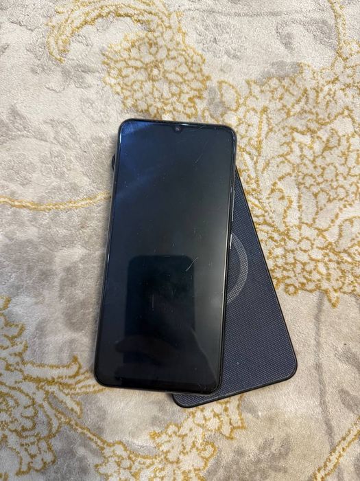 Vivo 21e alo darajada, karobka dokument bor