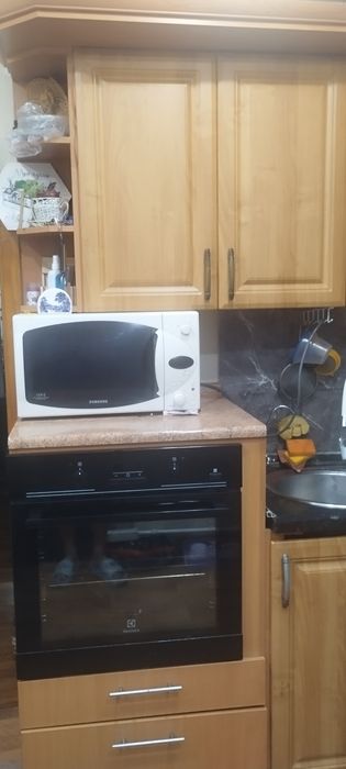 Продам кухонный гарнитур МДФ возможна продажа с   бытовой техникой