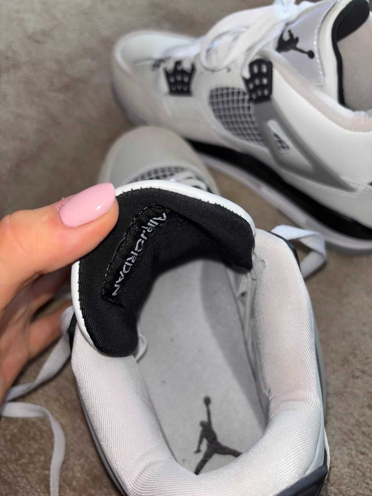 Спортни кецове NIKE/(Jordan 4 Мilitary Black/