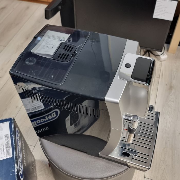 Amanet F28: Espressor DeLonghi Dinamica nou