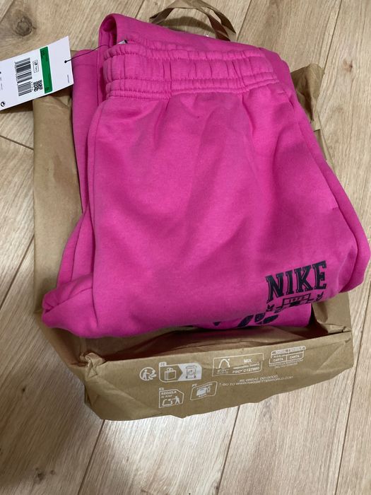 Нов оригинален юношески комплект анцунг Nike