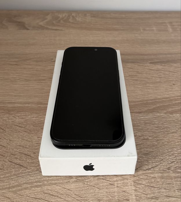Iphone 15 256GB в отлично състояние