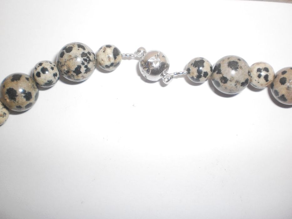 Гердан от далматински яспис-кръг