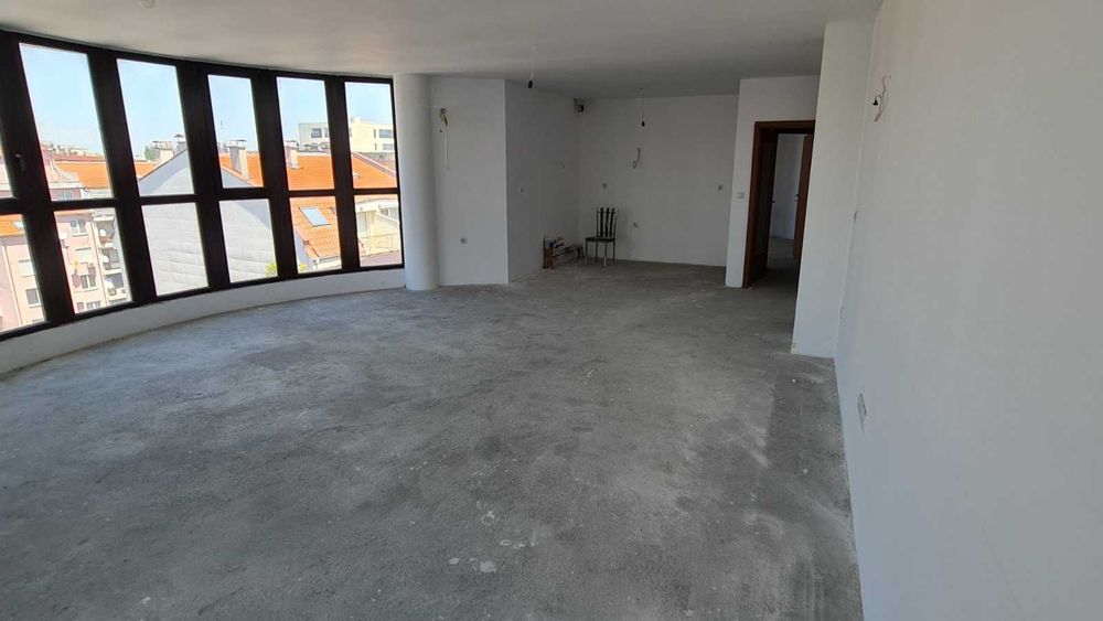 Продава се Многостаен апартамент в Пловдив, Централна гара - 192 кв.м за 1407 €/кв.м - Снимка #1