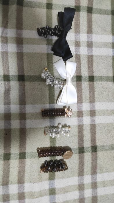 Заколки женские оптом по 100 тг , есть 6 видов вообщем 740 штук