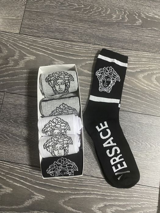 Sosete versace 6 la set 80 lei