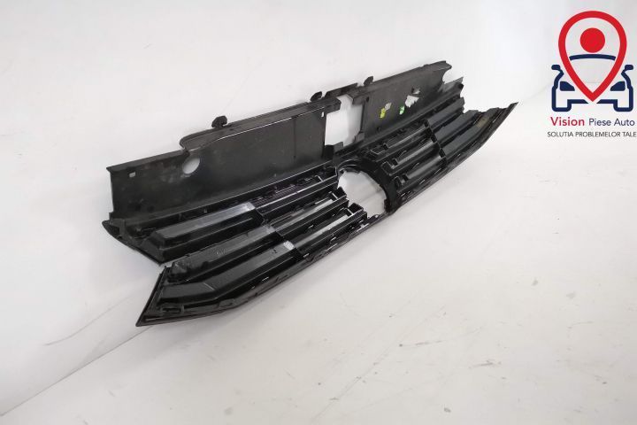 Grila Centrala Originala In Stare Buna Volkswagen VW  Passat  B8 2014
