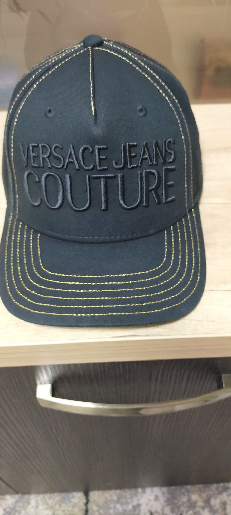 Vând șapcă originală Versace Jeans couture