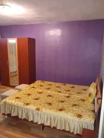 Дава се под наем Етаж от къща в Бургас, Лазур - 65 кв.м за 190 € - Снимка #2