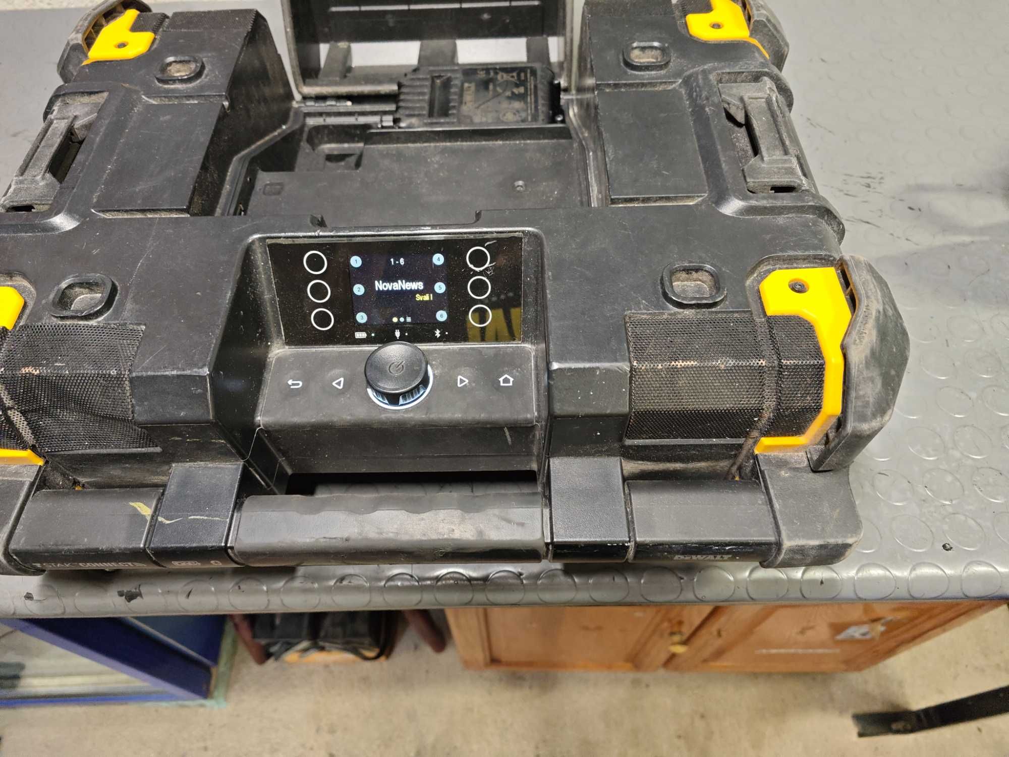 DeWalt Bluetooth радио