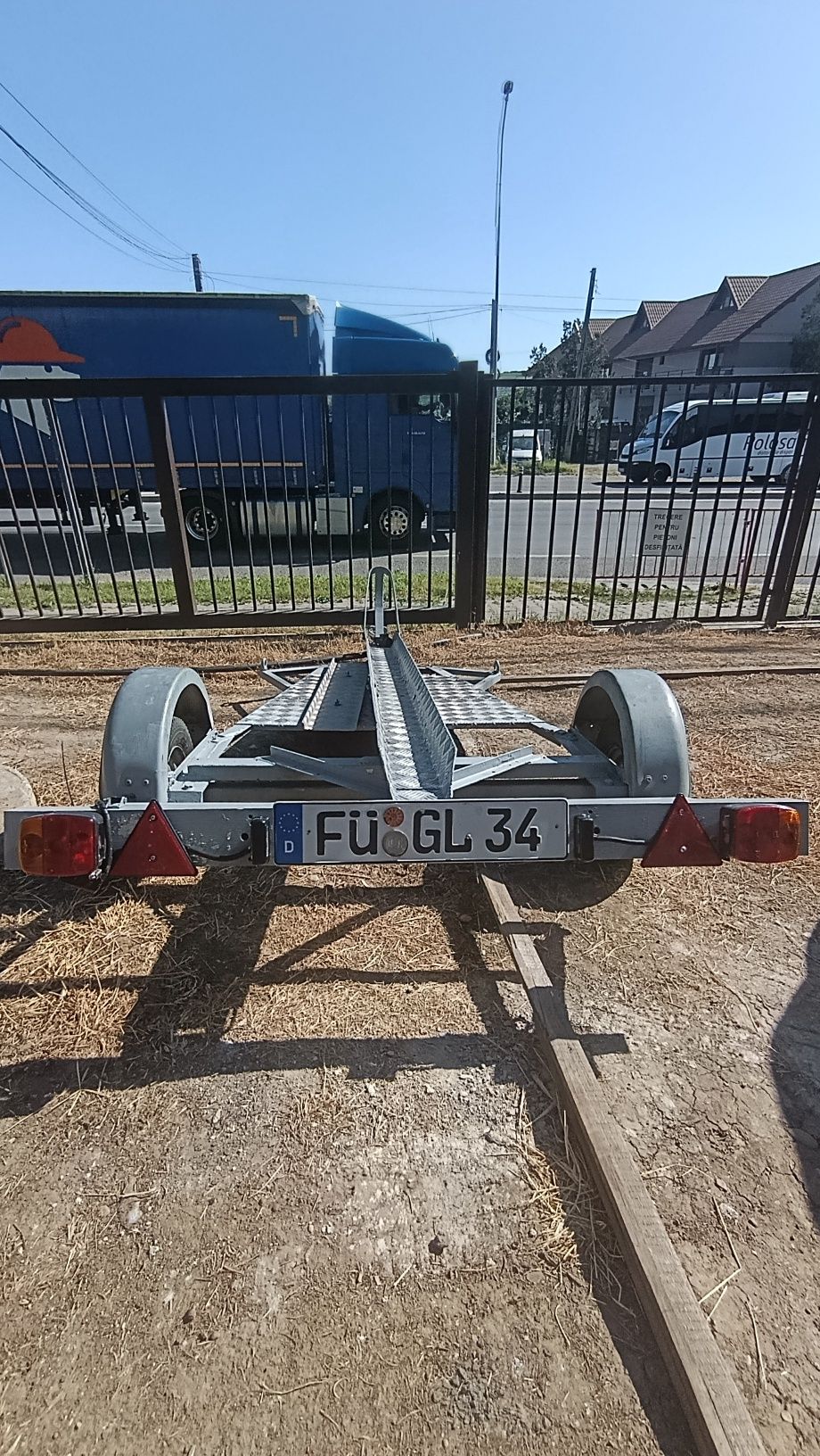 Cărucior scutere pentru mașina