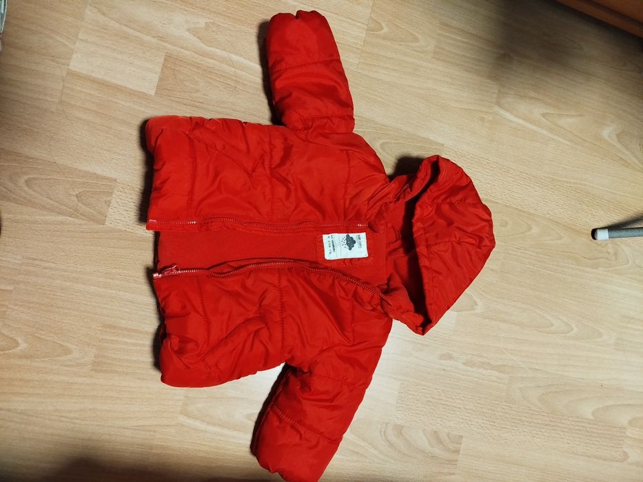 Бебешко палтенце и яке  6-9 месеца