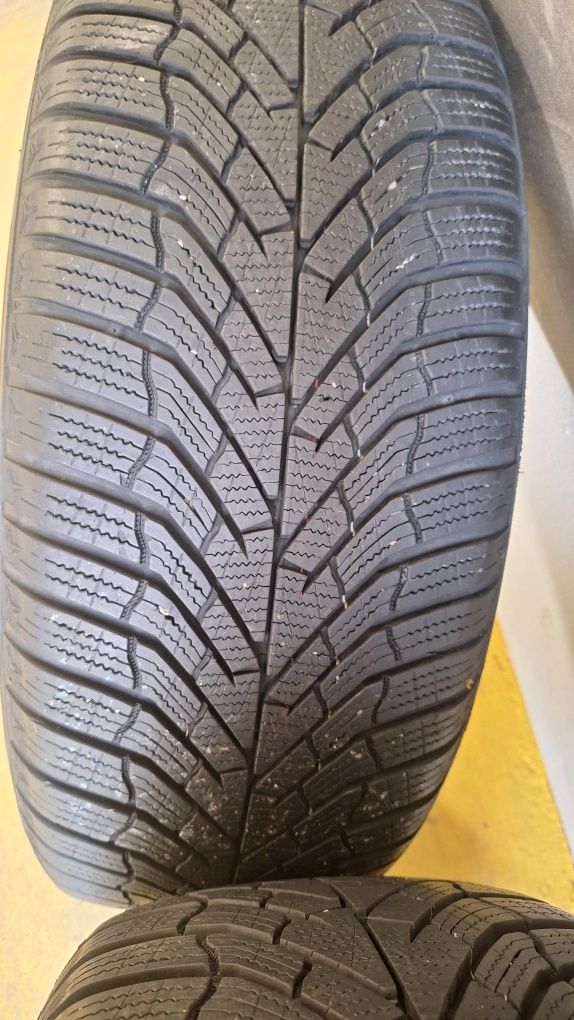 235 60 18 Kumho winter craft wp52