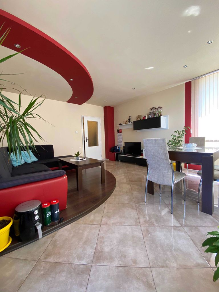 Продава се Тристаен апартамент в Пловдив, Тракия - 94 кв.м за 1479 €/кв.м - Снимка #2