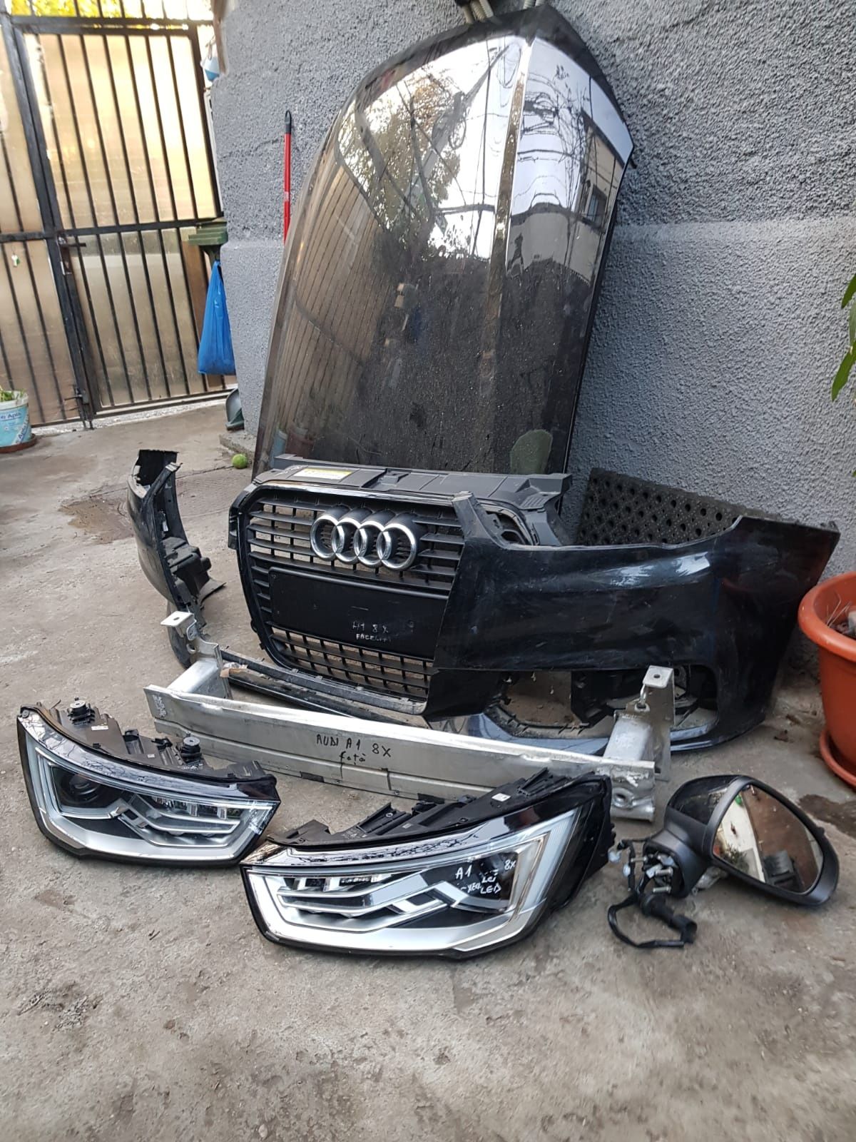 Far grilă bara  audi a1 8x