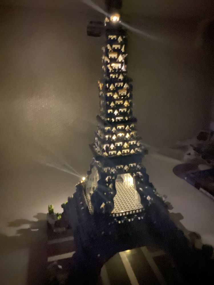 Эйфелевая башня