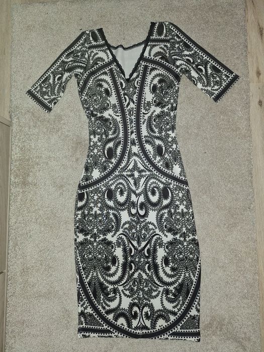 Елегантна рокля по тялото