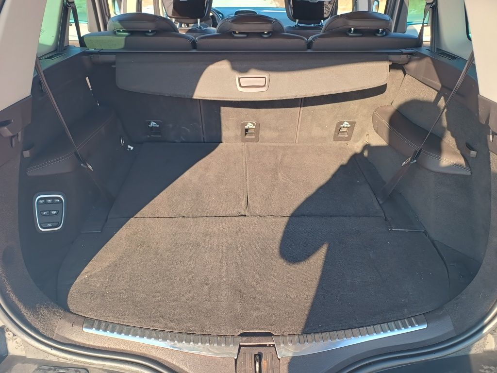 Renault Espace Inițiale Paris 7 locuri