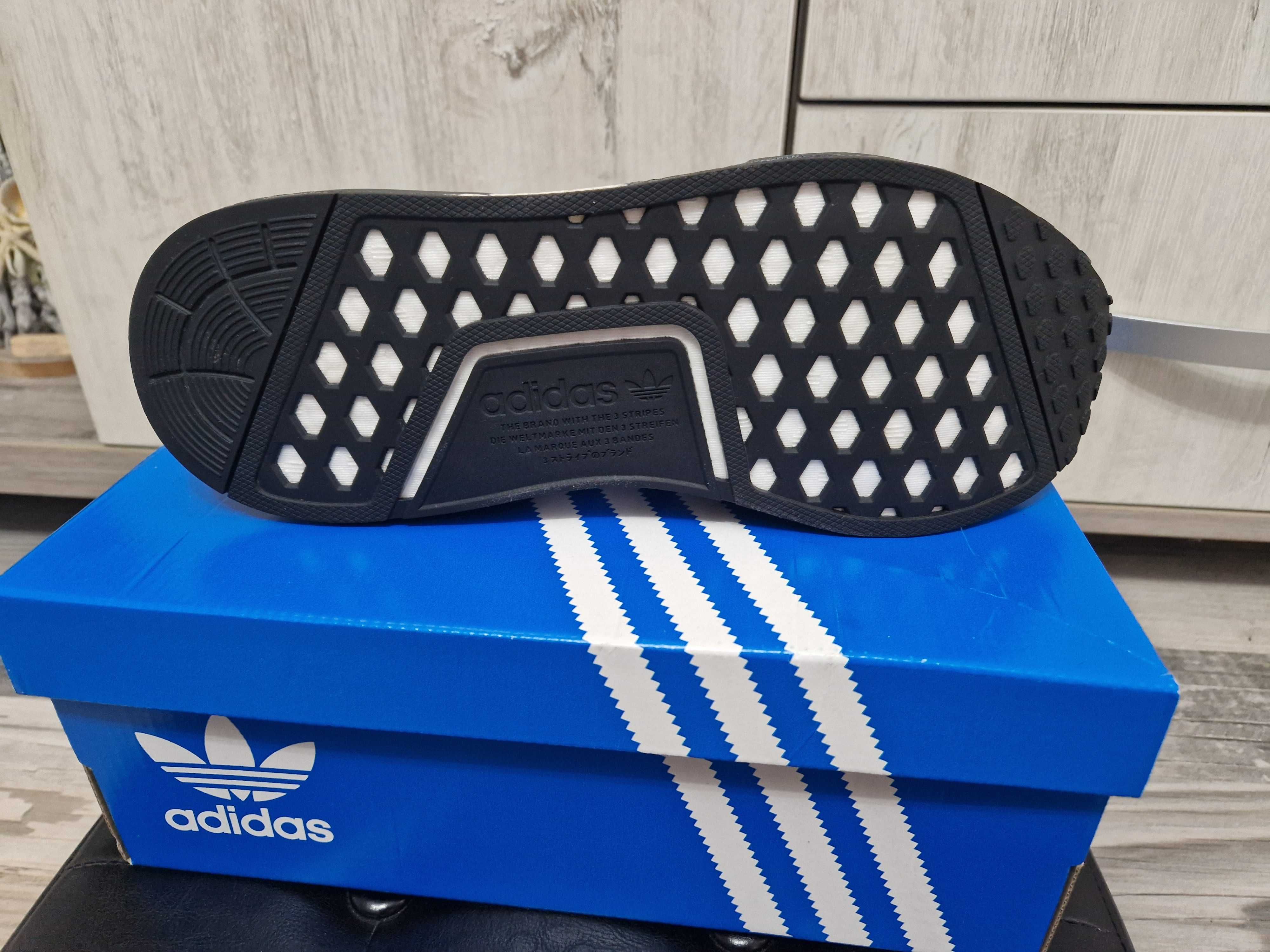 Маратонки Adidas НОВИ!!!