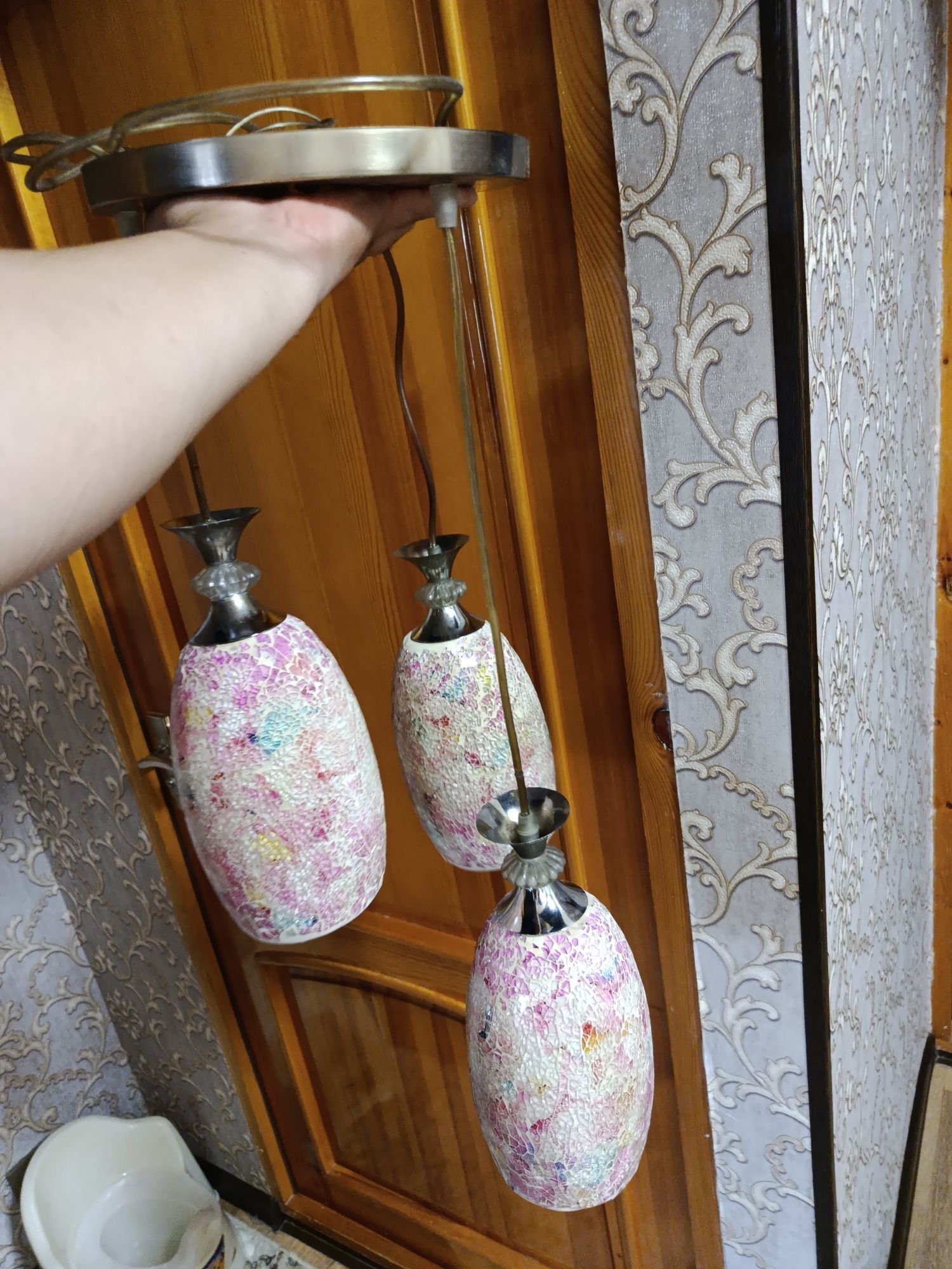 продается турецкий люстра ручного изделия.