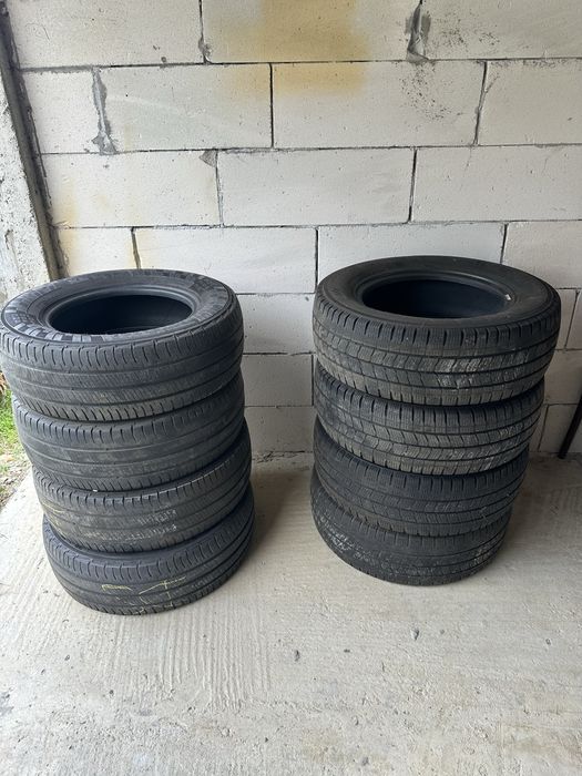 Vand 2 seturi cauciucuri 235/65/r16 C