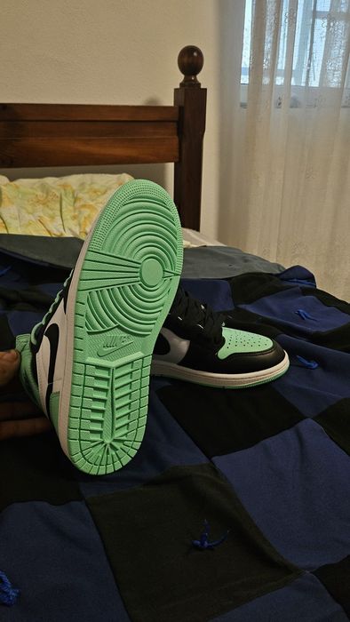 Air Jordan 1 High Green Glow 40.5

Adidasi perfecti pentru orice sezon