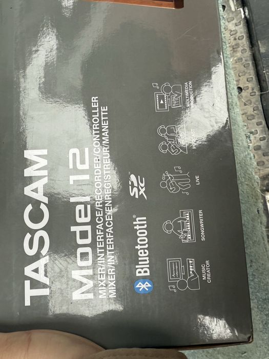 Tascam Model 12 Mixer efecte studio integistrare