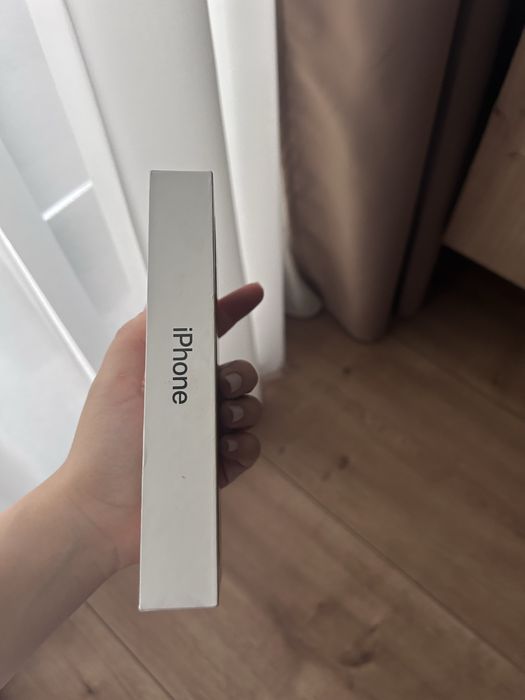 Cutie originală iPhone 16 Black