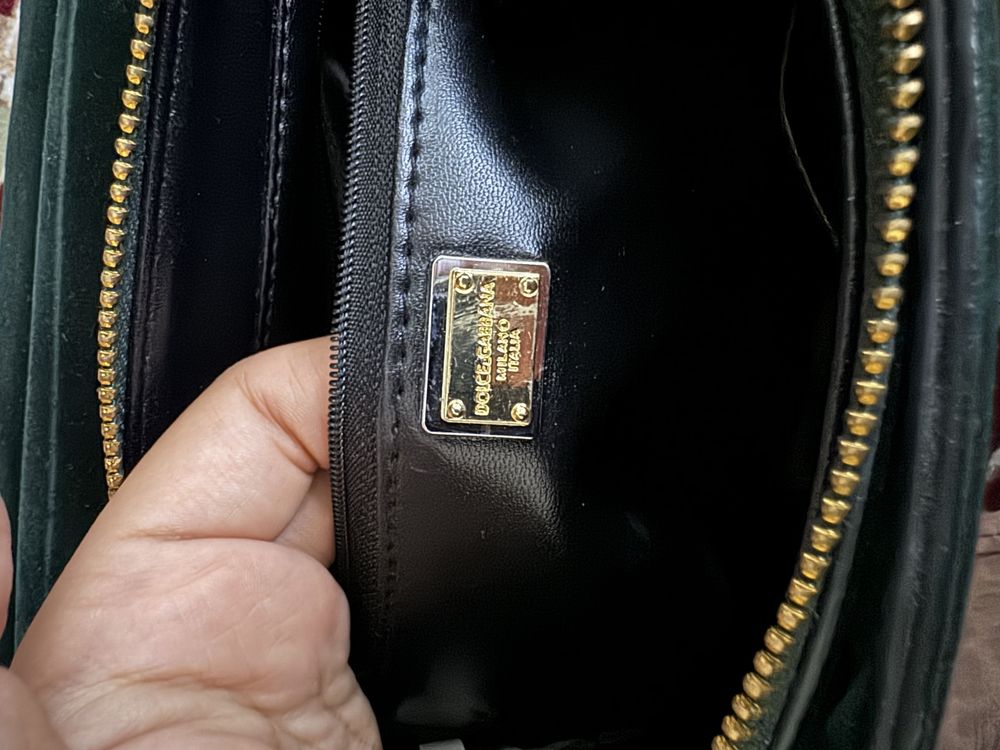 Сумка Dolce&Gabbana 3-4 рет қолданылған кожа сумка 1-2тасытүсіп калған