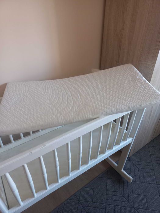 Детко креватче люлка