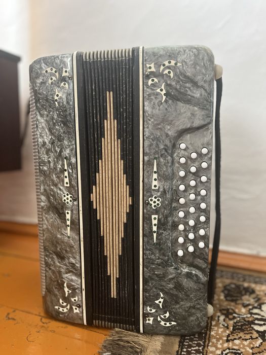 Продам гармонь .
