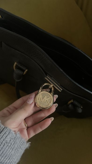 Geantă piele naturală Michael Kors