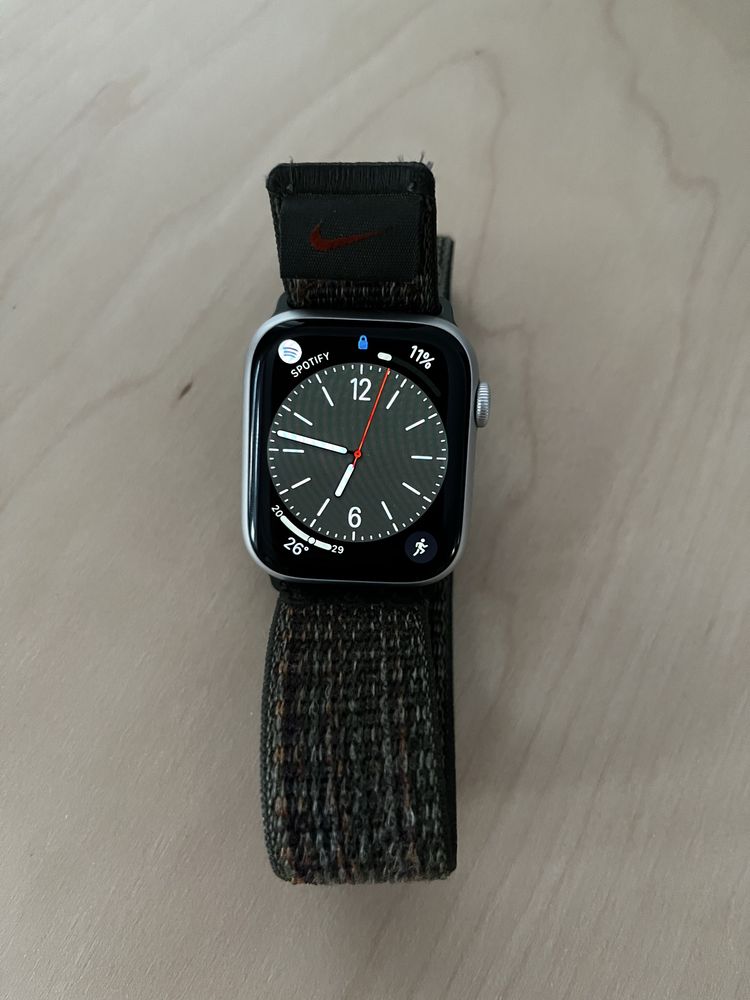 Apple Watch 9 [GPS] 45mm + Curea Nike Sport Loop Sequoia/Orange