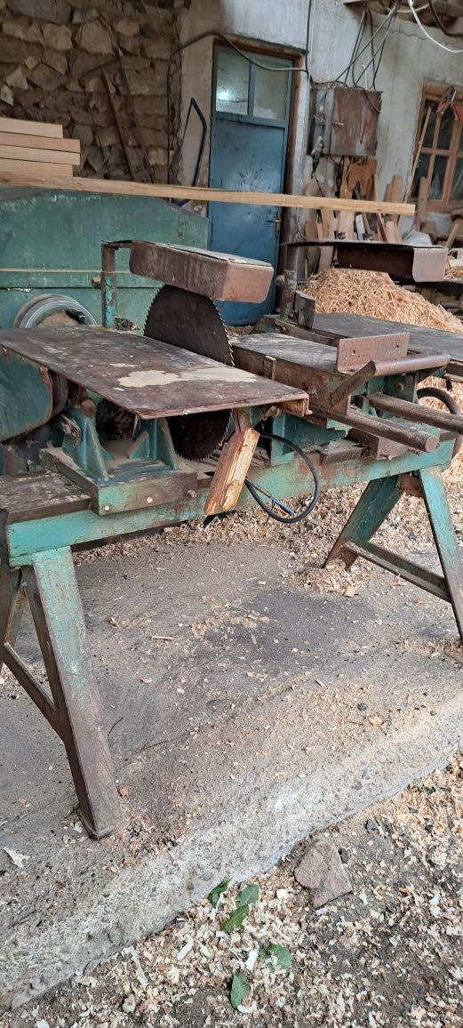 Circular de retezat cu 2 pânze reglabile