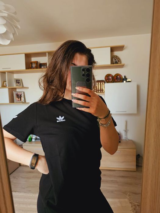 Tricouri Adidas,roz și negru