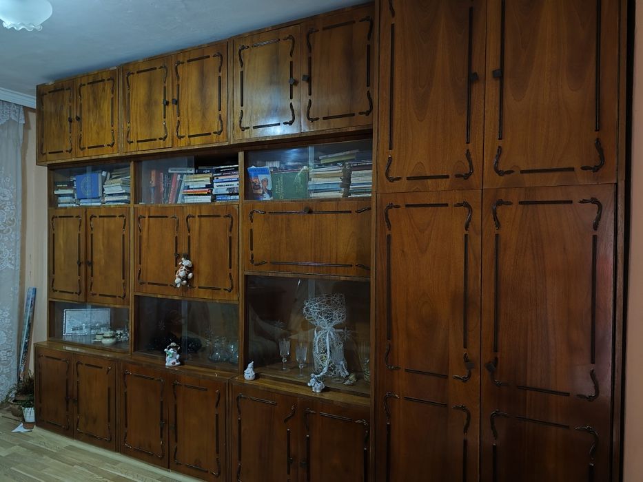 Дървена холна секция