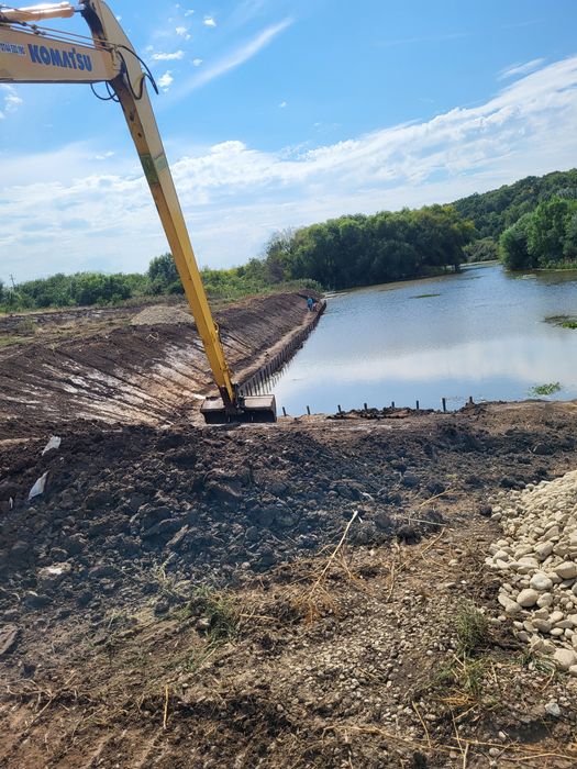 Inchiriez excavatoare cu brat lung