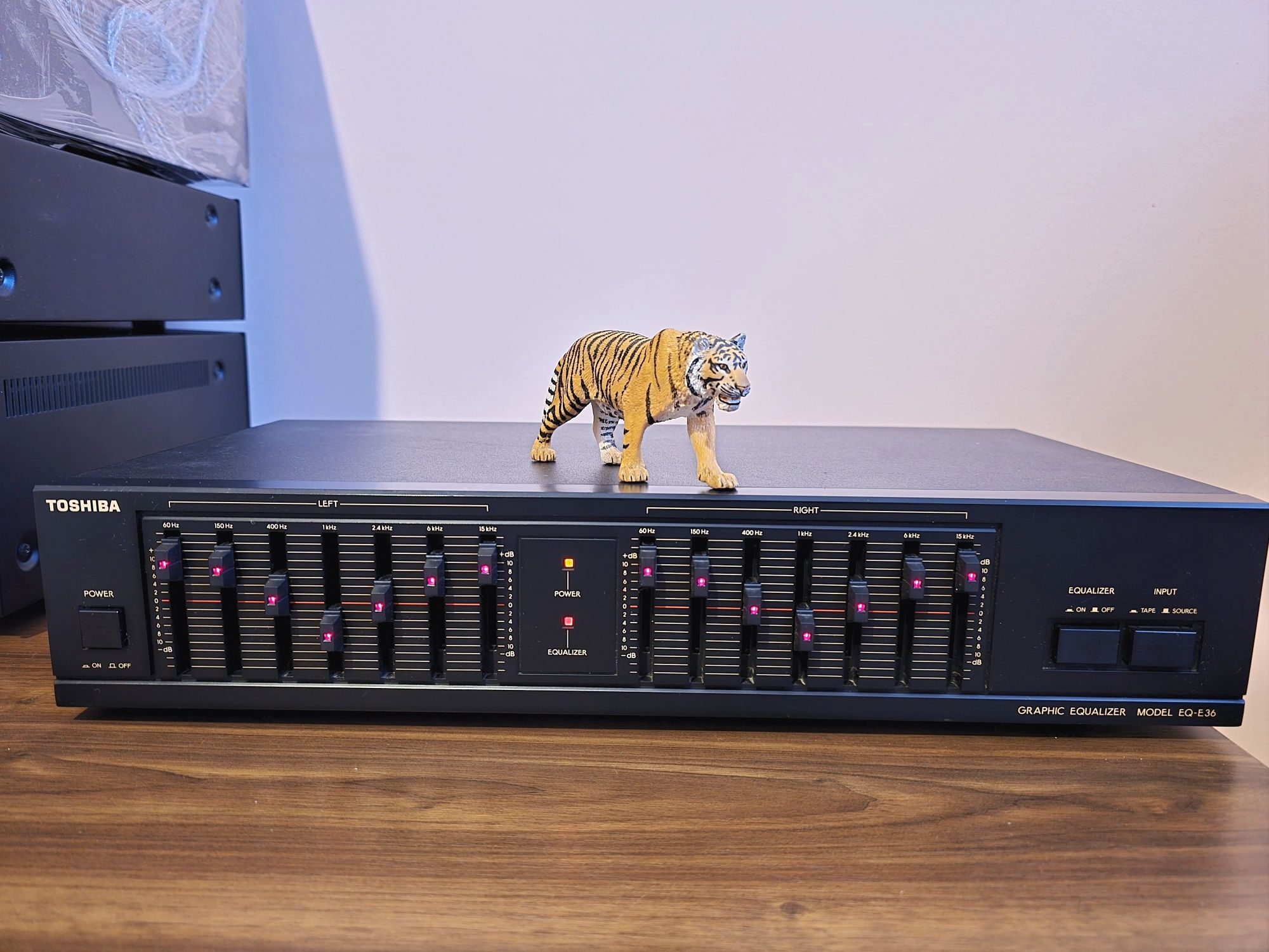 Toshiba EQ-E36. Egalizator superb, 2 × 7 benzi. Japan. Preț fix !