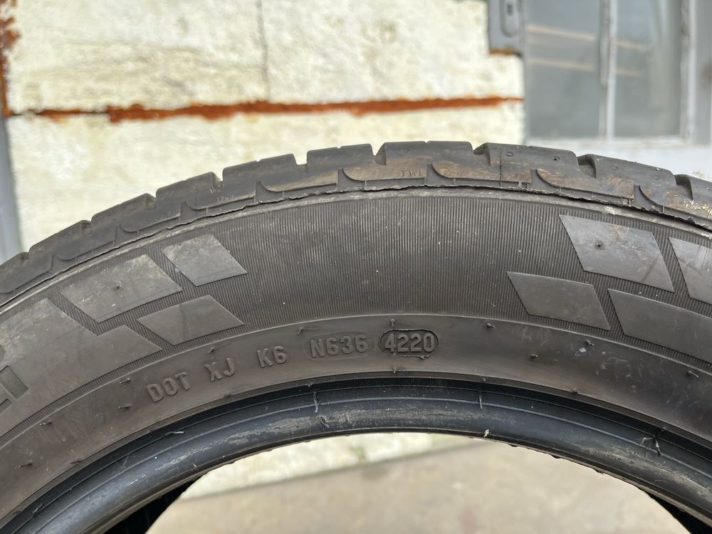 2 бр. гуми за бус 195/60/16C Pirelli 7 mm DOT 4220